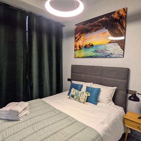 Alma De Malaga 2Br Stay With Art History & Comfort In The Heart Of The City 马拉加 外观 照片