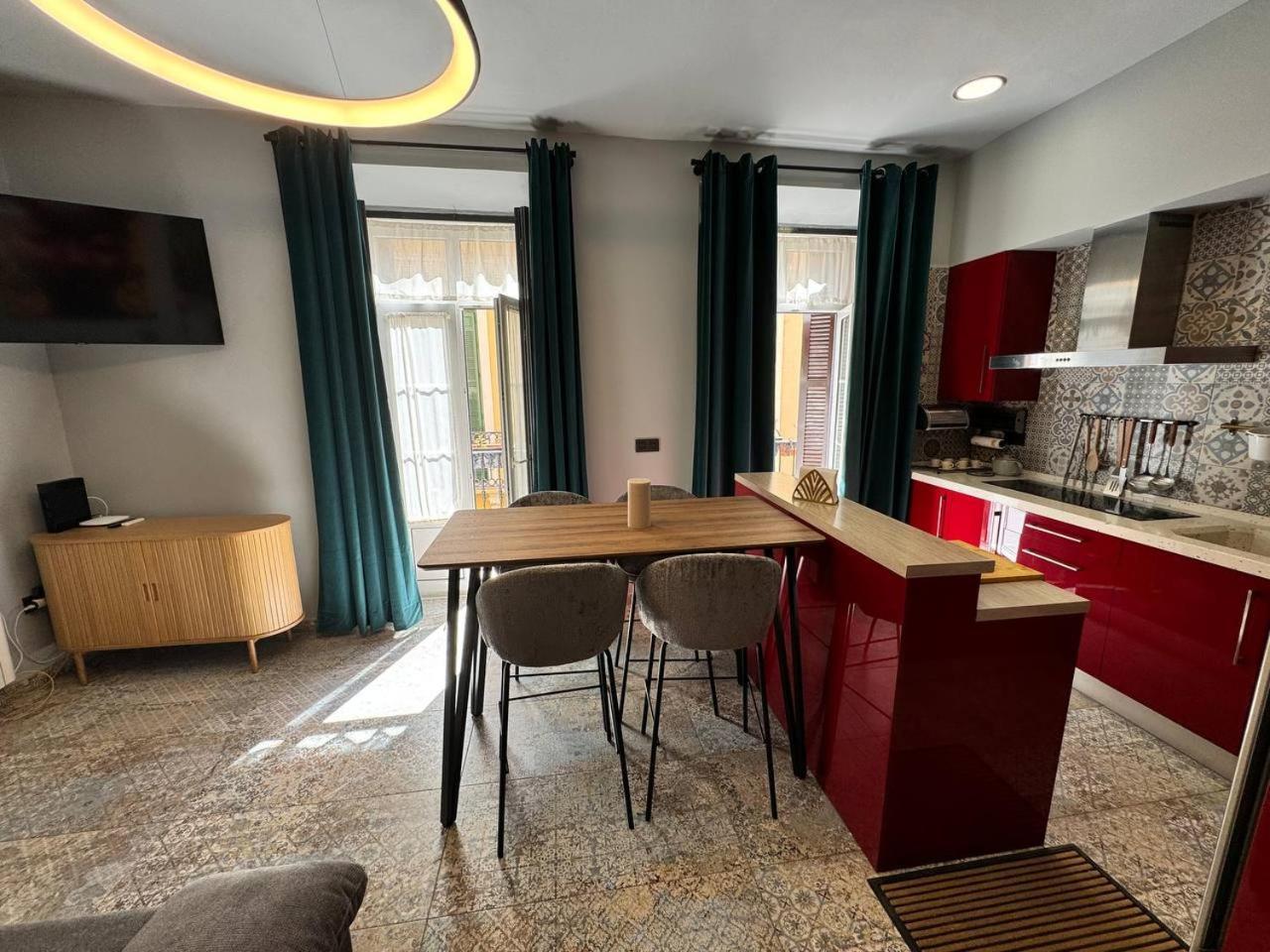 Alma De Malaga 2Br Stay With Art History & Comfort In The Heart Of The City 马拉加 外观 照片