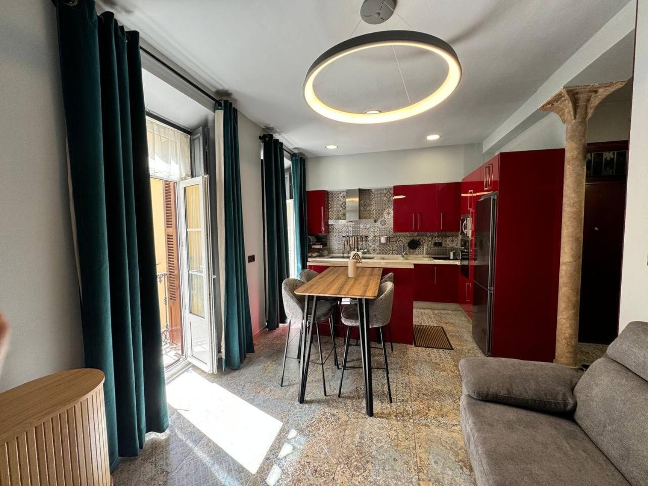 Alma De Malaga 2Br Stay With Art History & Comfort In The Heart Of The City 马拉加 外观 照片