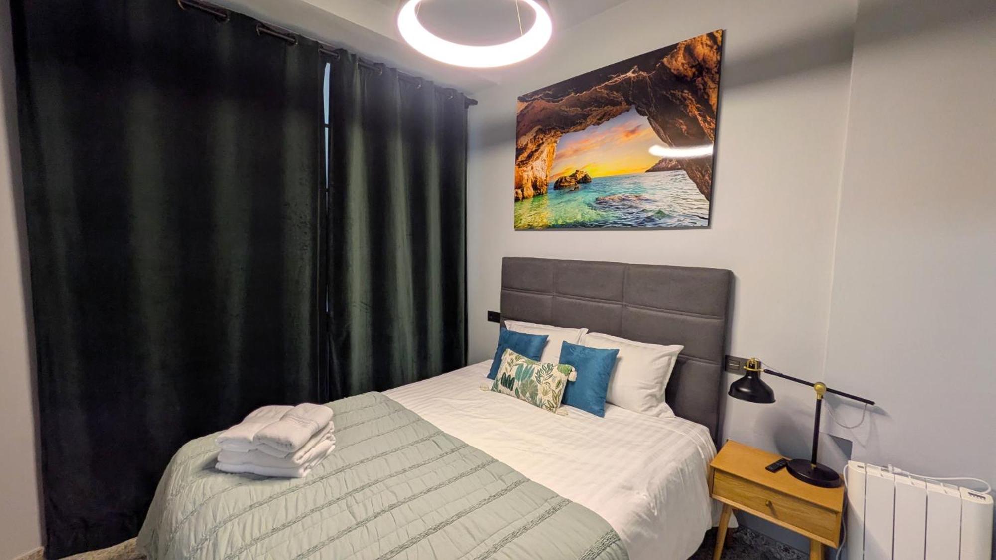Alma De Malaga 2Br Stay With Art History & Comfort In The Heart Of The City 马拉加 外观 照片