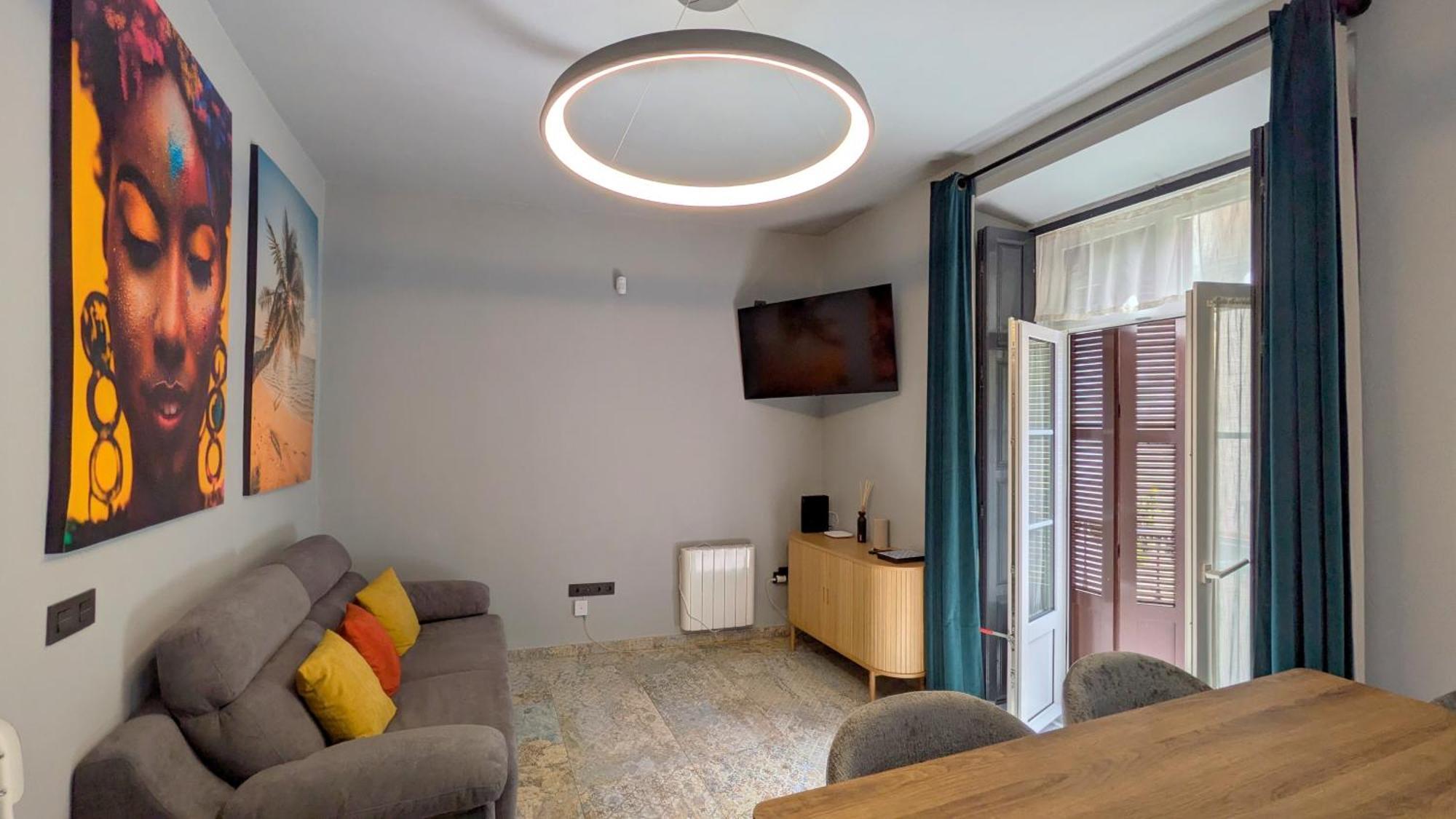 Alma De Malaga 2Br Stay With Art History & Comfort In The Heart Of The City 马拉加 外观 照片
